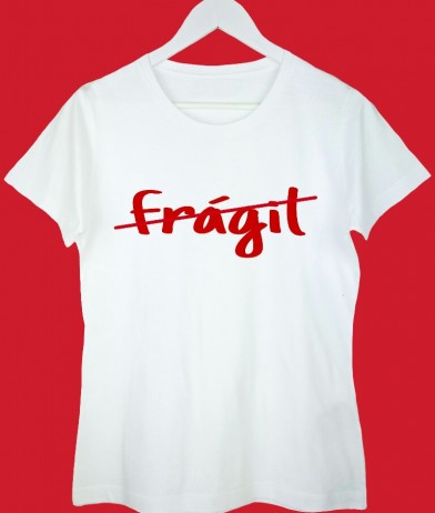 Camiseta Frágil